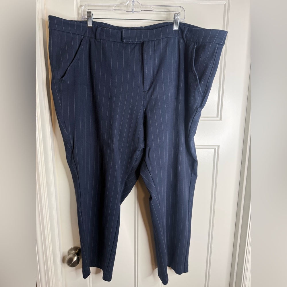 Women’s Torrid Classic Navy Pinstripe Trousers, size 26 - Picture 2 of 11